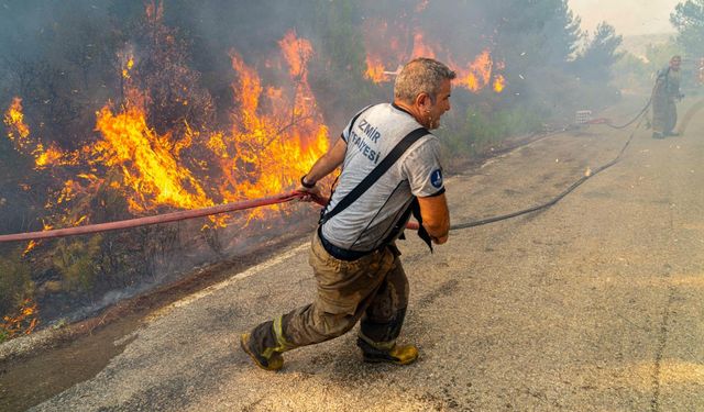 İzmir’de yangınların yarısına yakını sigara yüzünden çıktı
