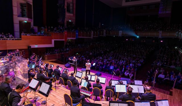 İzmirliler iki ustanın anısına AASSM’de buluştu