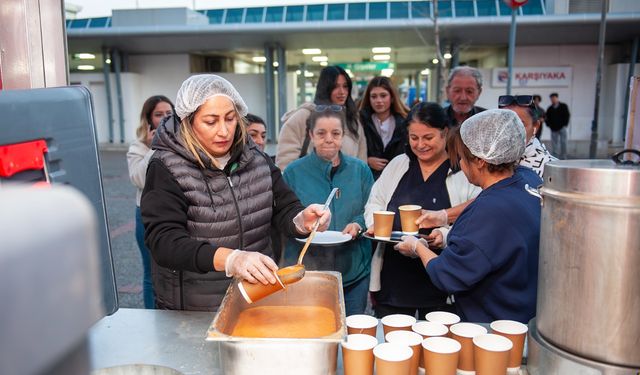 Karşıyaka’da soğuk sabahlar sıcak çorbayla ısınıyor