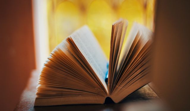 Sizin kitabınız listede mi? İşte 2025’in en çok satan kitapları ve yayınevleri!