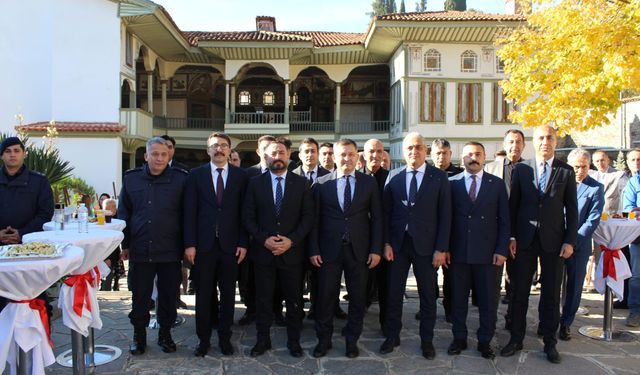 Ödemiş'te cezaevi atölyelerinden çıkan eserler görücüye çıktı