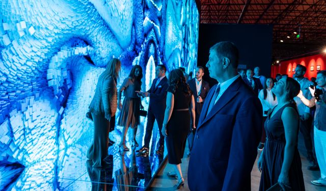 Refik Anadol sergileri İzmir’de iz bıraktı