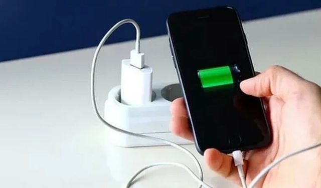 Şarjınız neden hızlı bitiyor? İşte pili 'sömüren' o vampir uygulamalar!