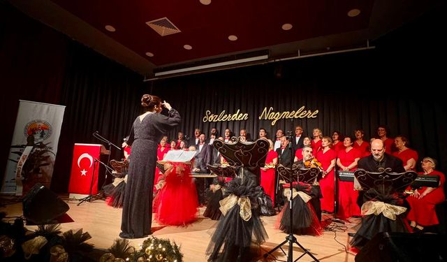 Seferihisar’da şiir ve müzik aynı duyguda buluştu