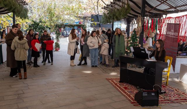 Tarihi Bergama Arastası’nda yeni yıl panayırı coşkusu