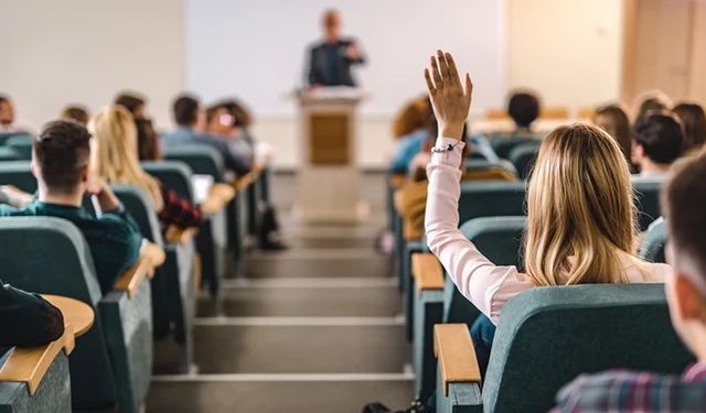 Üniversitelerde yaz tatili kalkıyor! YÖK’ten yeni sistem açıklaması