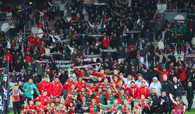 Zirve takibi nefes kesiyor: Basatemür’ün Karşıyaka’sı kaybetmeyi unuttu!