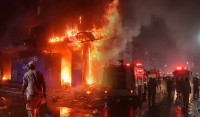 Pakistan’da AVM yangını: 6 ölü, yangın 14 saattir kontrol altına alınamadı