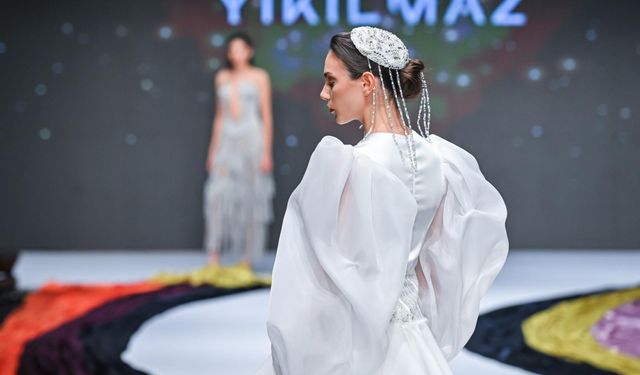 İzmir’de ‘Sessiz Asalet’ sahneye taşındı