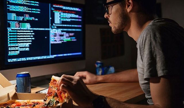 32 yaşındaki yazılımcı aşırı çalışmaktan hayatını kaybetti