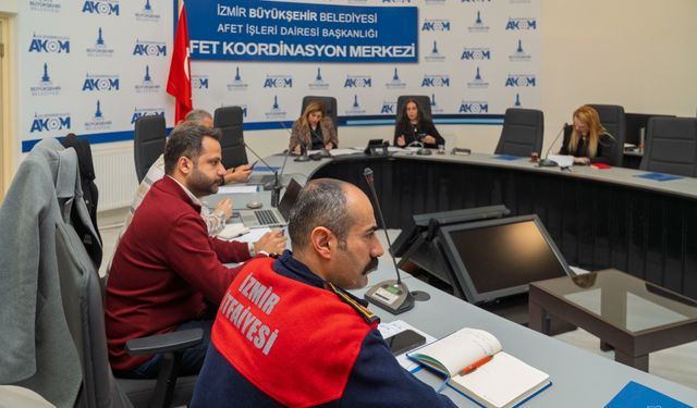 AKOM devrede: İzmir’de yağış sonrası 557 ihbar