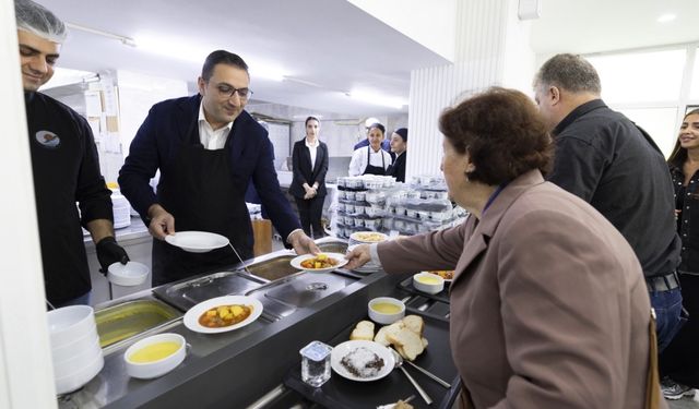 Balçova Belediyesi’nden sıcak yemek desteği
