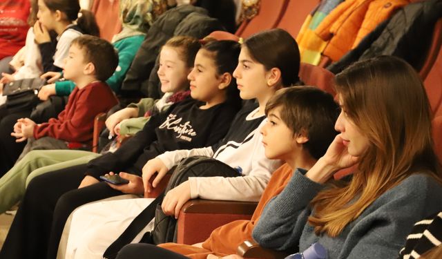 Bayındır’da ara tatil masallarla renklendi