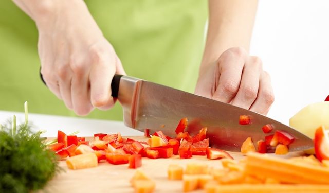 Sürekli düşen bıçak ne anlama geliyor?