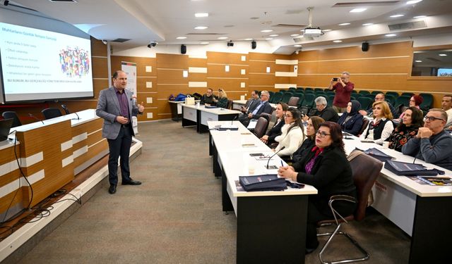 Bornova’da yerel yönetimde dikkat çeken model