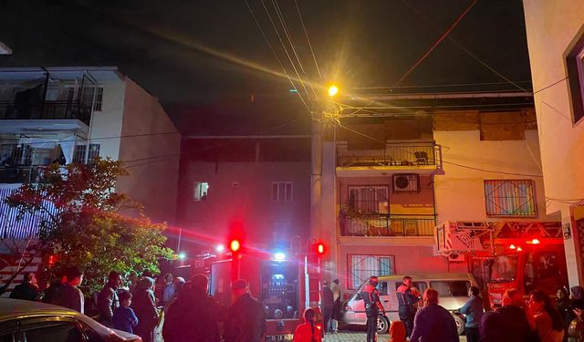 Buca'da alevler binayı sardı! 11 yaşındaki çocuk kurtarılamadı