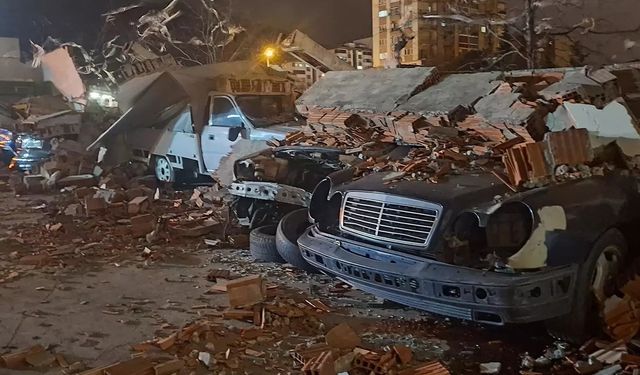 Kamyon kalabalığa daldı: Çok sayıda ölü var