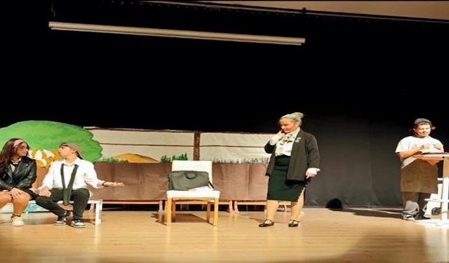 Şehit Mehmet Kıvık Anadolu Lisesi | OKULUMUZ TİYATRO TOPLULUĞU 'ÇİNEKOPLAR' İLE LÖSEV BİR ARADA