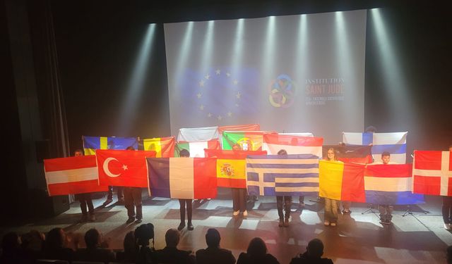 Sema Karhan Anadolu Lisesi | Fransa’da Imagine Konferansı’nda Türkiye’yi Temsil Ettik