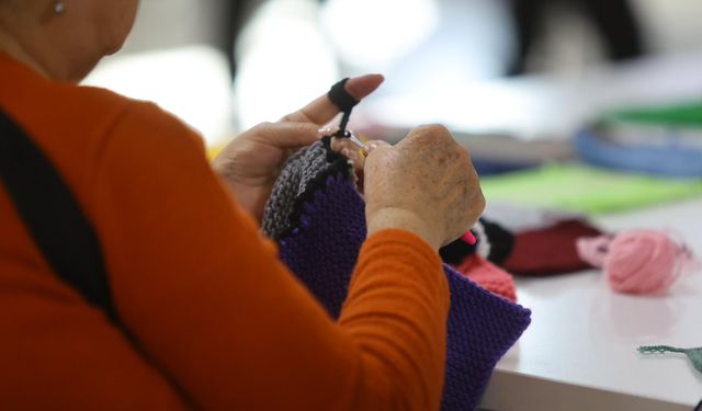 Karabağlar’da ilmek ilmek işlenen dayanışma dikkat çekti