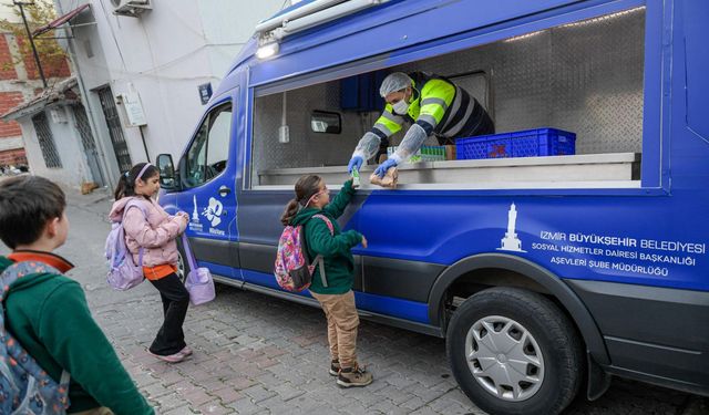 İzmir Büyükşehir’den miniklere her sabah sıcak destek