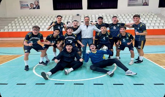 Şehit Mehmet Kıvık Anadolu Lisesi | SPORDA GALİBİYET RÜZGÂRLARI