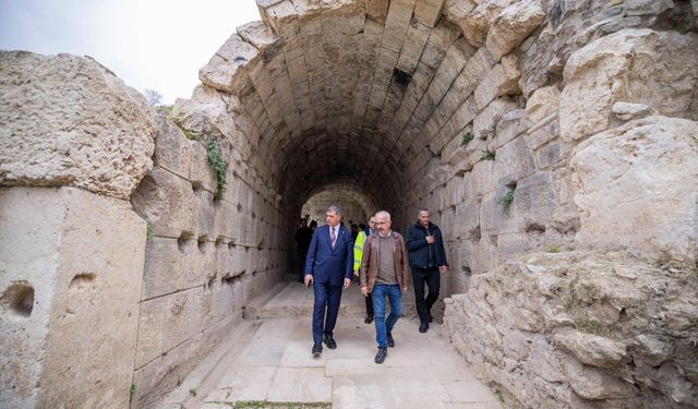 İzmir’de tarihe açılan yeni yol! Smyrna ayağa kalkıyor