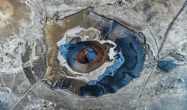 Karla kaplanan gölü görünce nefesiniz kesilecek