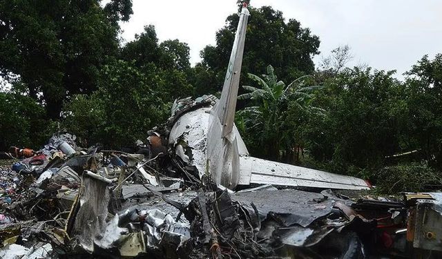 Kolombiya’da yolcu uçağı düştü: 15 kişi hayatını kaybetti