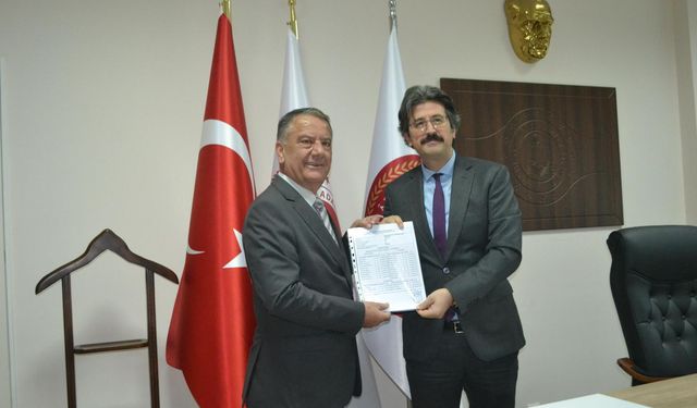 Osman Köfüncü mazbatasını aldı, dördüncü dönem resmen başladı