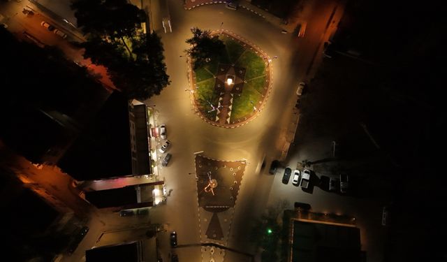 Pınar Caddesi baştan aşağı yenilendi, şampiyon heykeliyle taçlandı!