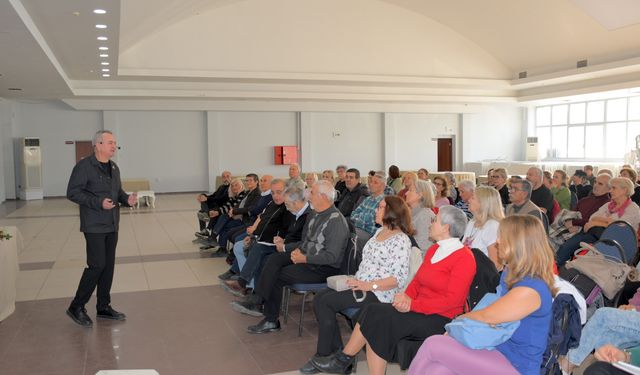 İZDO’dan 3’üncü Yaş Üniversitesi öğrencilerine ağız sağlığı eğitimi
