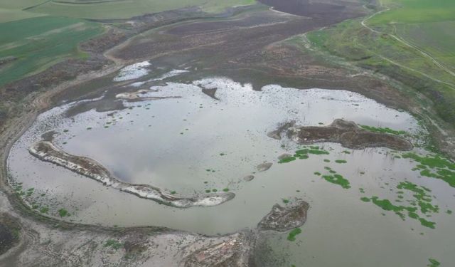 Doğuda kar batıda kuraklık: Türkmenli Göleti alarm veriyor