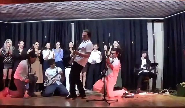 Sıdıka Rodop Anadolu Lisesi | ÖĞRETMENLER GÜNÜNE MÜZİK DOLU KUTLAMA