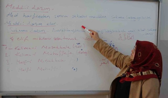 28 Şubat mağduru öğretmen: 'Başörtümden dolayı meslekten ihraç edildim'