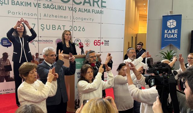 İzmir’de 'Sağlıklı Yaş Alma ve Yaşlı Bakımı Zirvesi' başladı