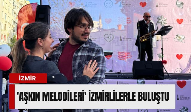 Alsancak'ta Sevgililer Günü coşkusu: 'Aşkın Melodileri' İzmirlilerle buluştu