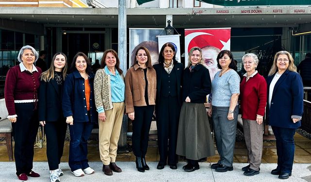 Çeşme’de eğitime gönül verenler ÇYDD’nin dayanışma kahvaltısında buluştu
