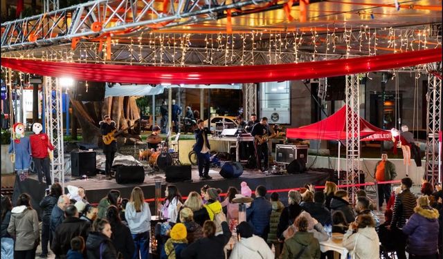 Cumhuriyet Meydanı’nda üç gün süren sevgi dolu buluşma