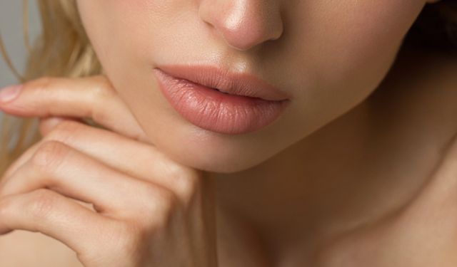 Doğal dolgun dudakların sırrı: Günde 5 dakika