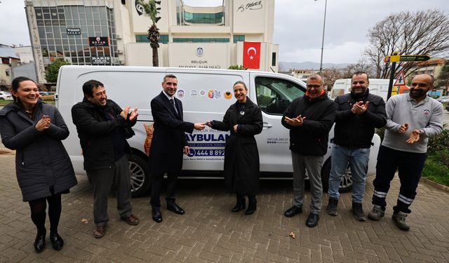 Efes Selçuk Belediyesi’ne tam donanımlı hayvan ambulansı geldi