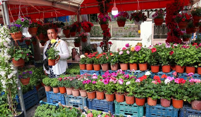 Bayındır, 27. Uluslararası Çiçek Festivali'ne hazırlanıyor