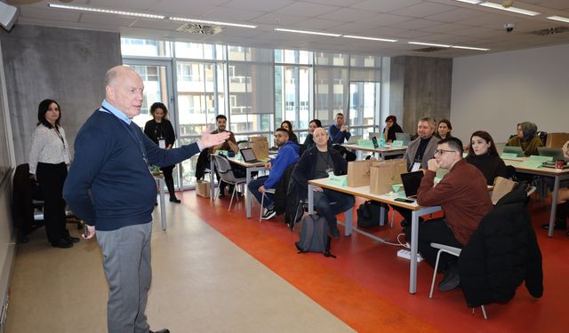 İzmir’de İngilizce eğitiminde yapay zeka hamlesi