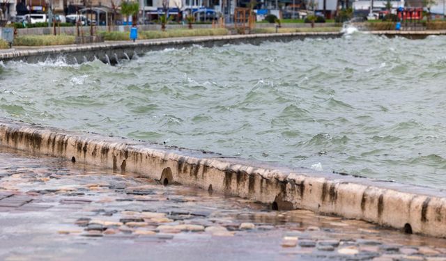 İzmir’de bulutlar dağılıyor: Yağışlı günlerin son perdesi