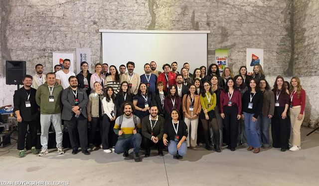 İzmir'de gençler politika üretiyor: Yerel Gençlik Forumu