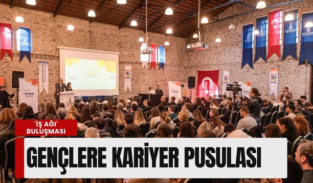 İzmir’de gençlerin iş dünyasıyla sınavı: 'İş Ağı' buluşması
