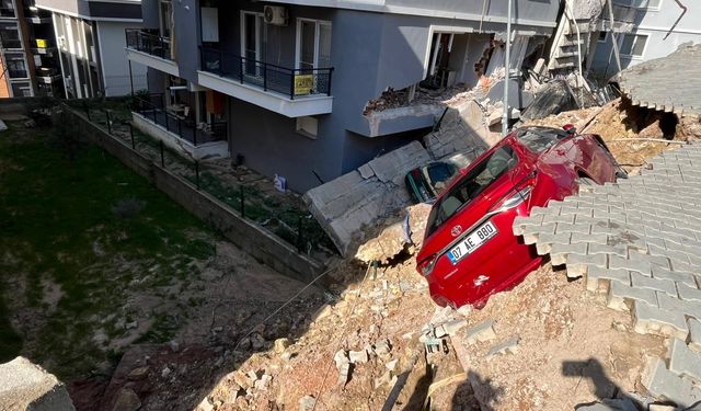 İzmir’de korku dolu anlar: 151 kişi tahliye edildi