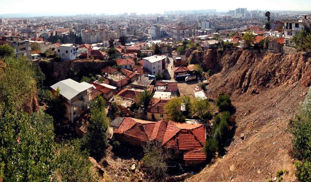 Karşıyaka’da 13 yıllık düğüm çözülüyor!