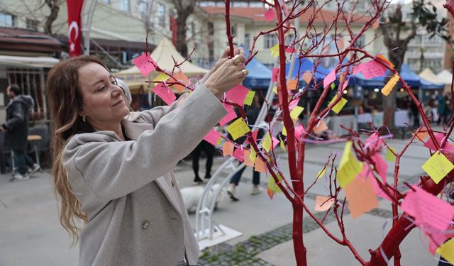 Konak’ta Sevgililer Günü kermesi kapılarını açtı