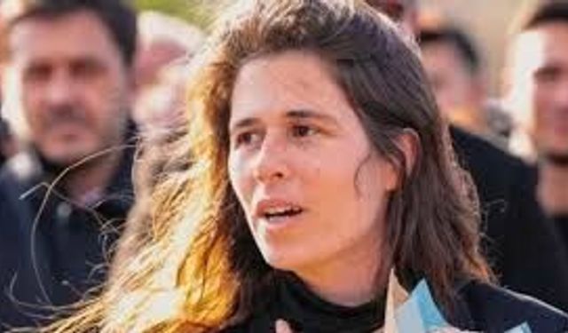 Çeşme Belediye Başkanı Lâl Denizli’den Özgür Özel’e destek